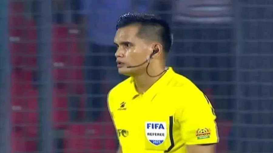 Referee