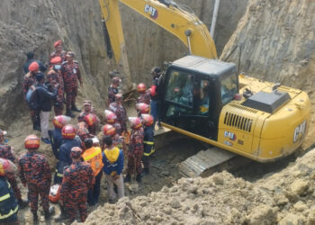 Fire Service Continues Rescue Operation