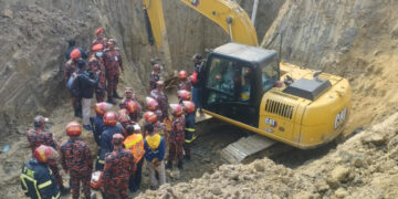 Fire Service Continues Rescue Operation